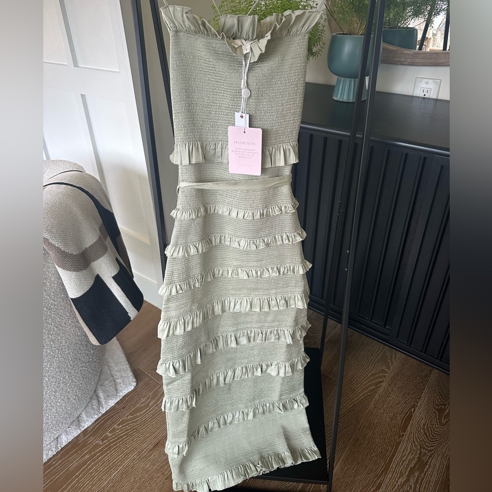 V Chapman dress